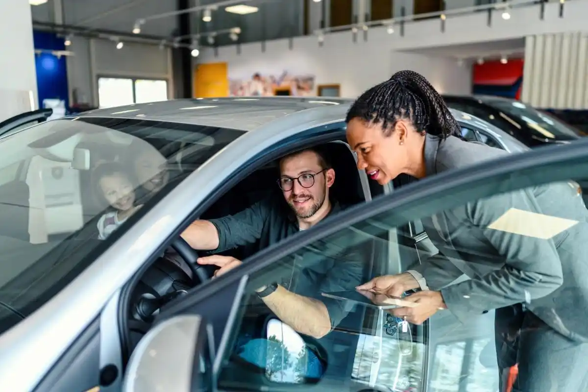 贷款买车与全款购车比较_4S店推荐贷款购车原因_贷款买车划算吗