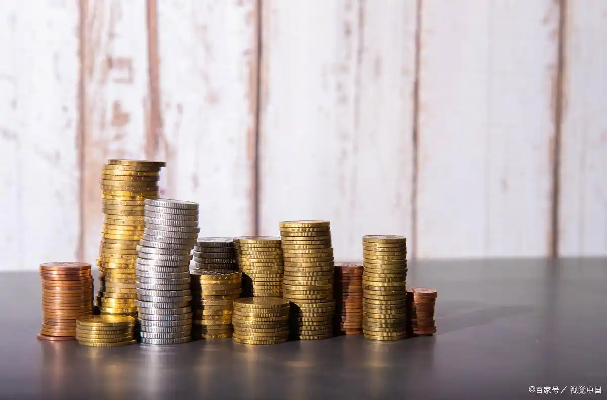 估值分化特征_券商行业估值现状_下表给出一证券分析家