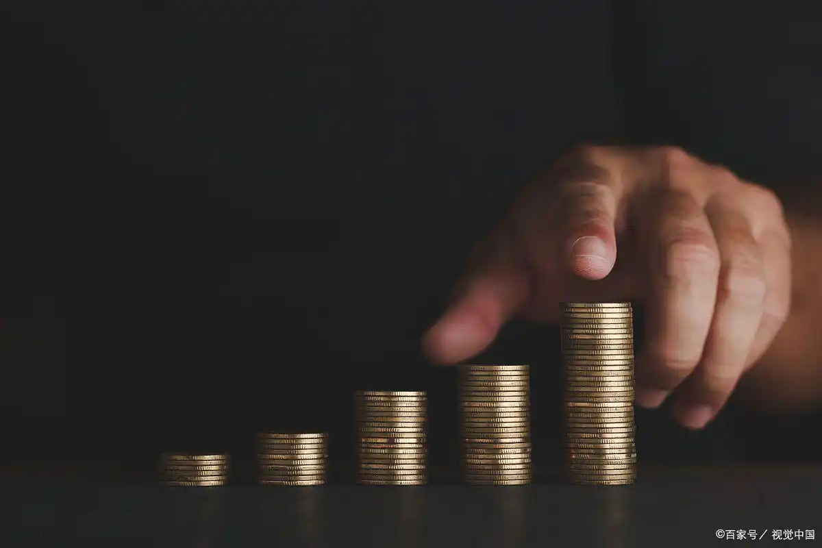 估值分化特征_下表给出一证券分析家_券商行业估值现状