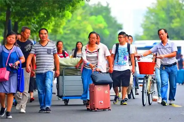 中国民生变迁四十年_从票证到数字生活_上海计划经济时期的票证收购